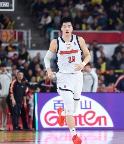 世界杯高清直播-排队道歉!广东新援用表现回应质疑 5分钟砍10+8太强悍