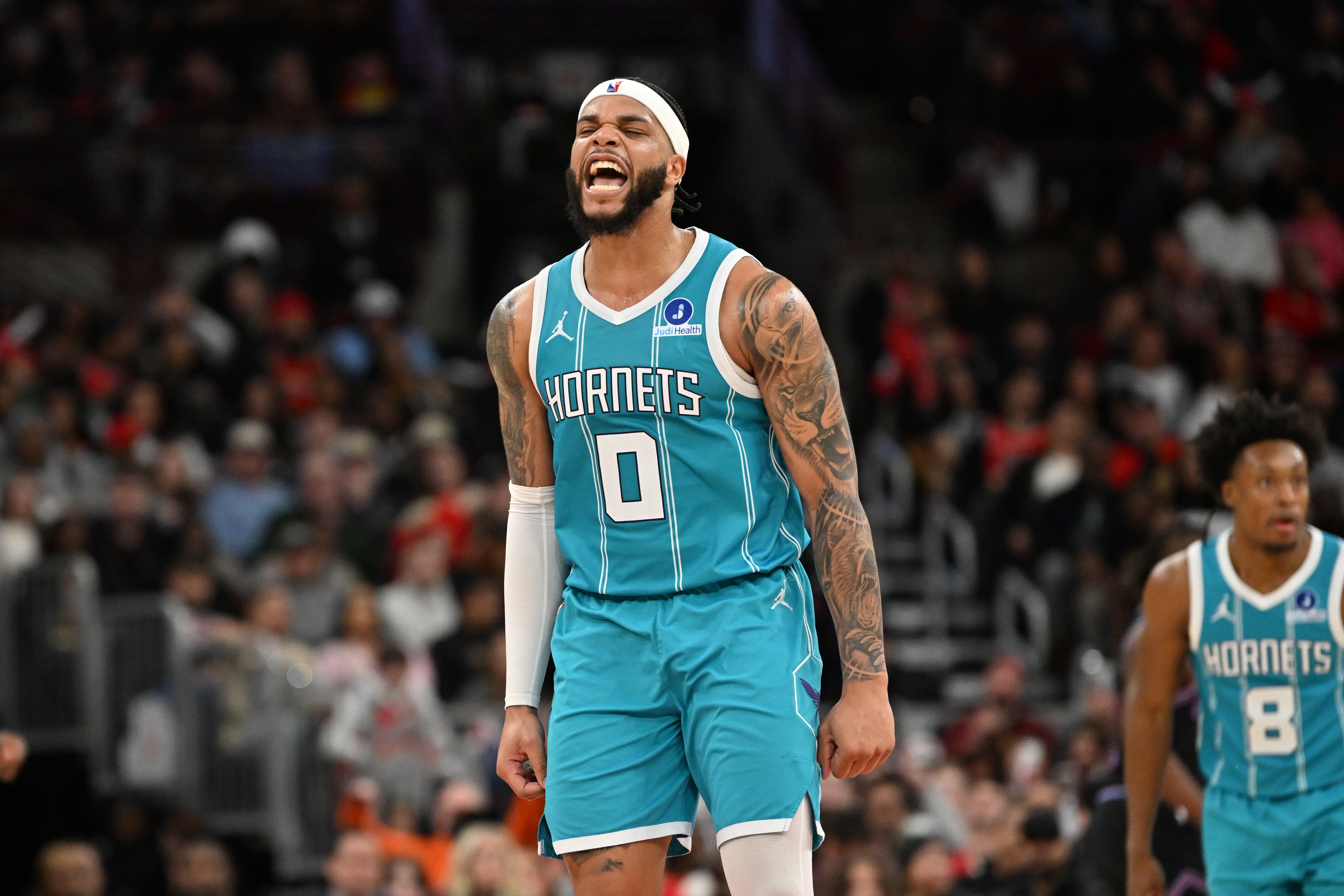 世界杯手机观看-一飞冲天！迈尔斯·布里奇斯底线突破 穿越防守起飞双手暴扣