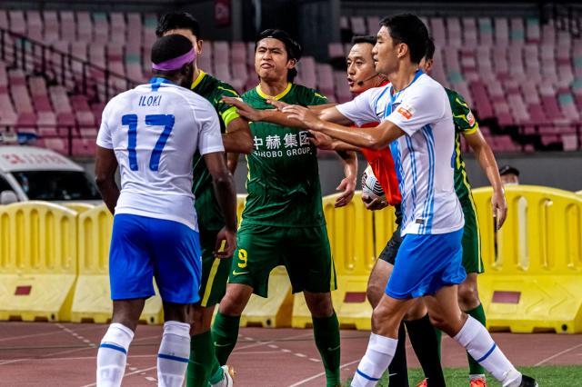 世界杯手机观看-京津德比回来了？血战到底2人染红 却惨成菜鸡互啄