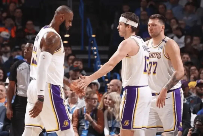 世界杯直播app最新版-东契奇谈詹姆斯&amp;amp;里夫斯：我们都懂篮球，我们还有提升空间|湖人|骑士|卢卡-东契奇|奥斯汀·里夫斯|克利夫兰骑士队_新浪体育_新浪新闻